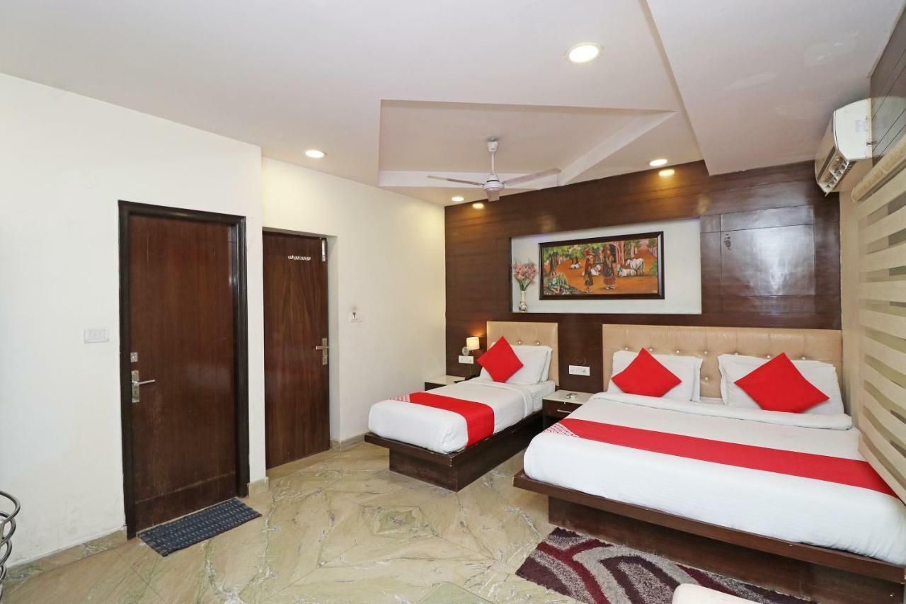 Oyo 30698 Hari Om Guest House Jādabpur Kültér fotó