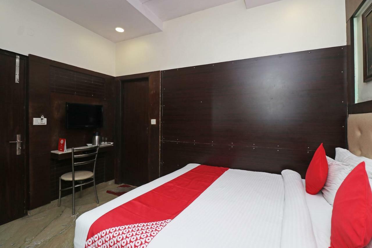 Oyo 30698 Hari Om Guest House Jādabpur Kültér fotó