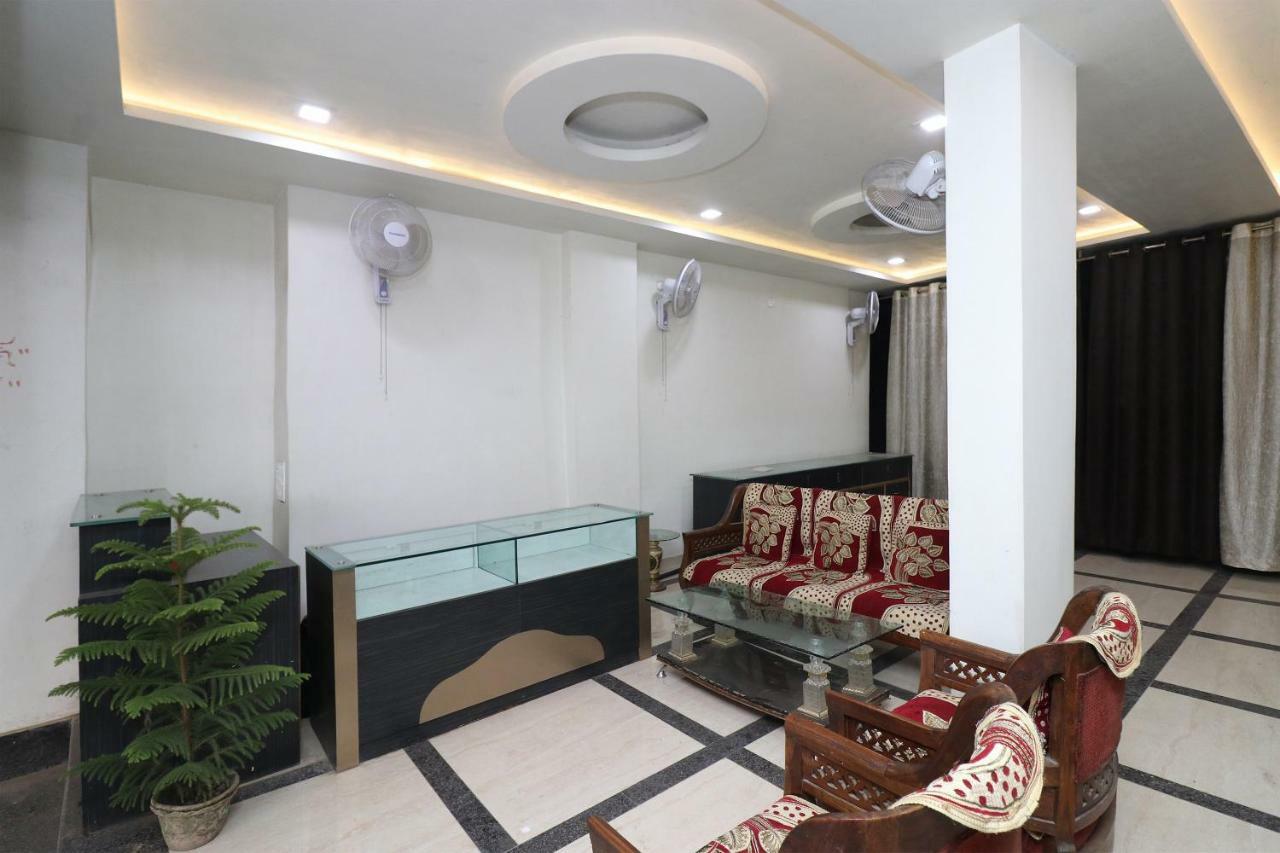 Oyo 30698 Hari Om Guest House Jādabpur Kültér fotó