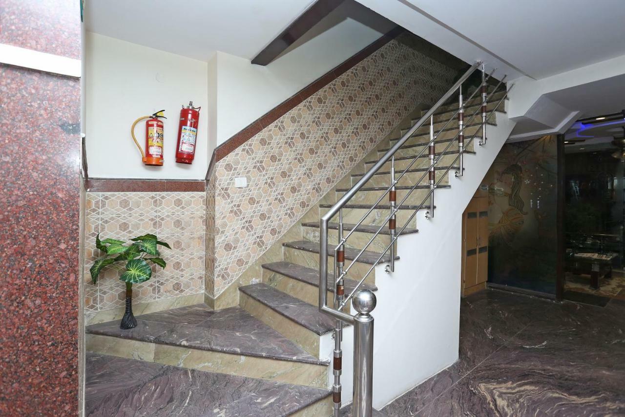 Oyo 30698 Hari Om Guest House Jādabpur Kültér fotó