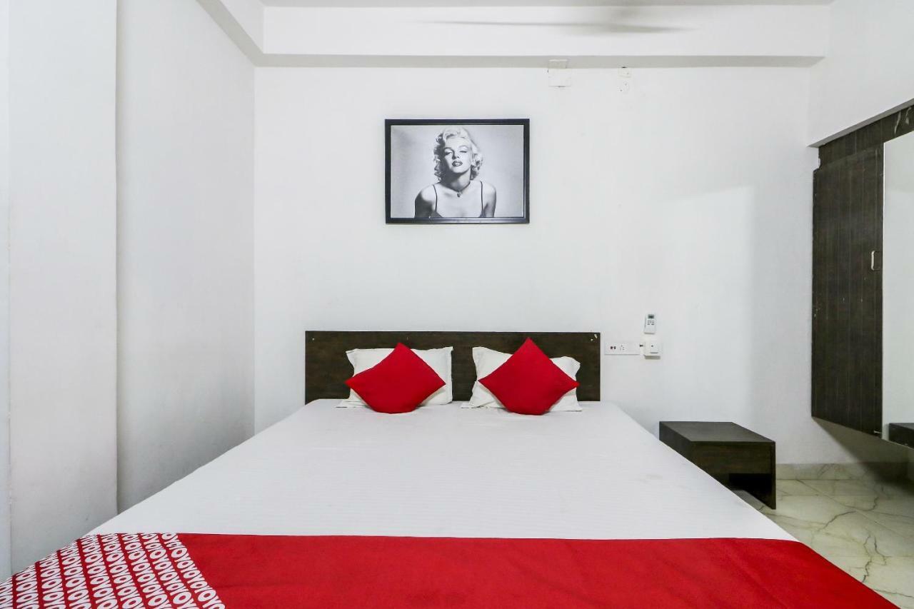 Oyo 30698 Hari Om Guest House Jādabpur Kültér fotó